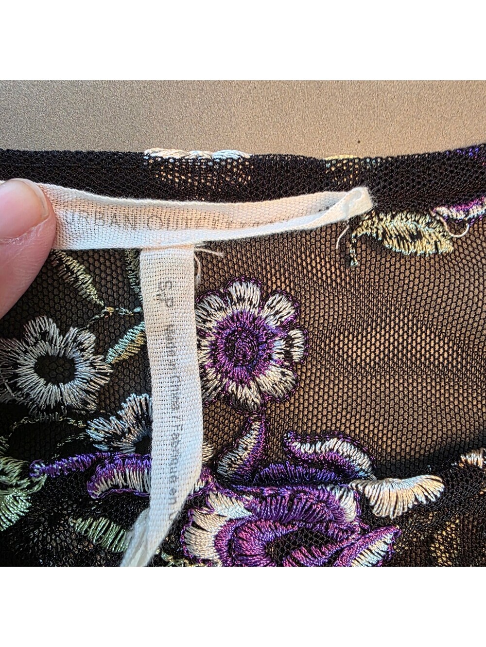 Urban Outfitters Black Mesh Tee Blouse with Embroidered Flowers Sz S 90's Crop - Picture 4 of 6